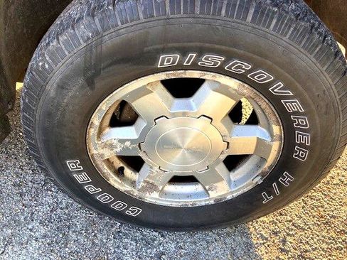 Used 2004 GMC Yukon XL SLT w/ Preferred Equipment Group image 39