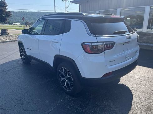 Used 2025 Jeep Compass Limited AWD/4WD image 5