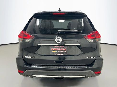 Used 2018 Nissan Rogue SV AWD/4WD image 7