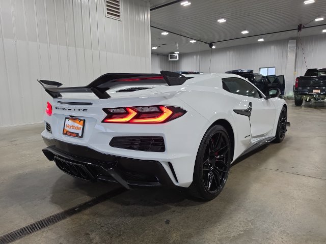 Used 2023 Chevrolet Corvette Z06 w/ Z07 Performance Package RWD image 8
