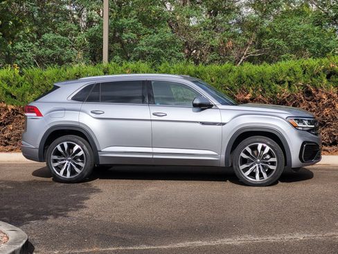 Used 2023 Volkswagen Atlas Cross Sport SEL Premium R-Line AWD/4WD image 4