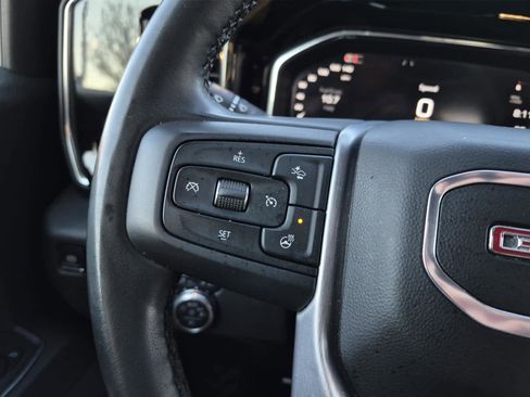 Certified 2025 GMC Sierra 1500 SLT image 18