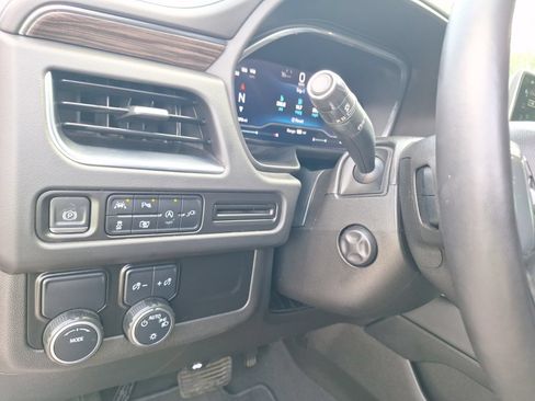 Used 2022 Chevrolet Tahoe LT w/ Luxury Package RWD image 18