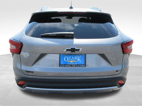 New 2026 Chevrolet Trax LT image 4