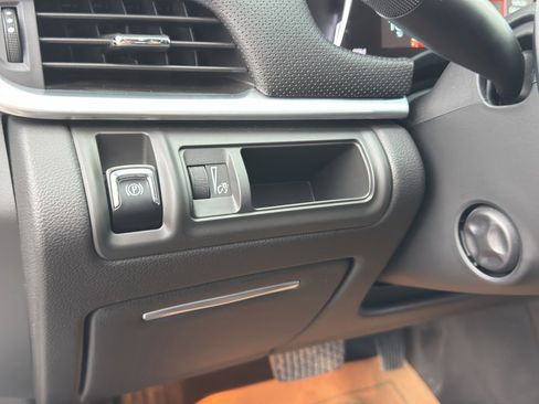 Used 2018 Cadillac XTS Luxury image 15