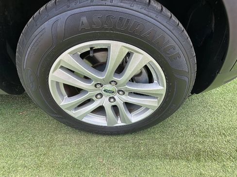 Used 2018 Ford Explorer XLT AWD/4WD image 27