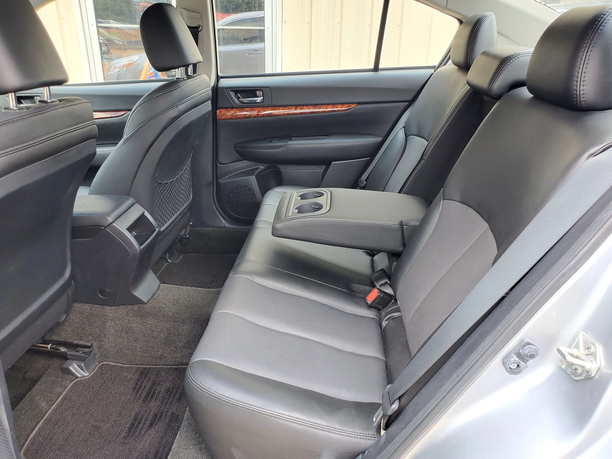 Used 2012 Subaru Legacy 3.6R Limited AWD/4WD image 29