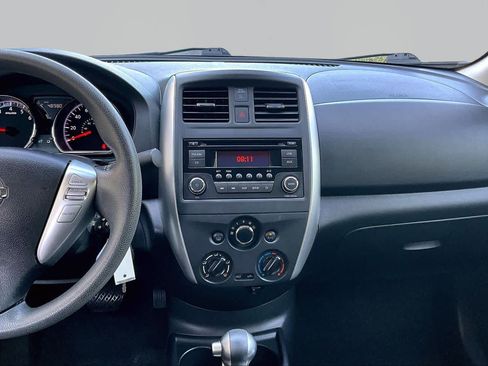 Used 2015 Nissan Versa SV FWD image 6