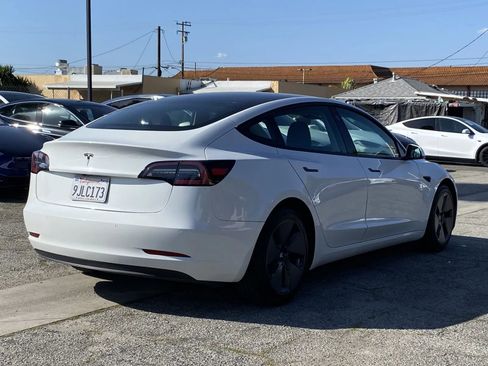 Used 2021 Tesla Model 3 Standard Range Plus image 4