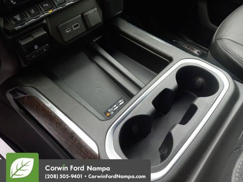 Used 2022 GMC Sierra 3500 Denali w/ Denali Ultimate Package image 17