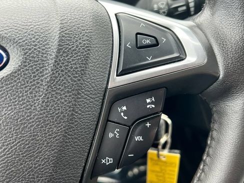 Used 2016 Ford Fusion SE FWD image 20