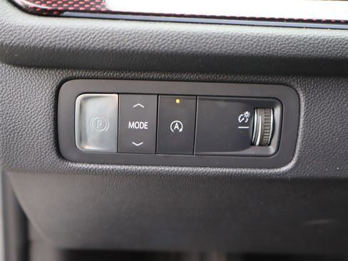 Used 2025 Chevrolet Traverse RS FWD image 20