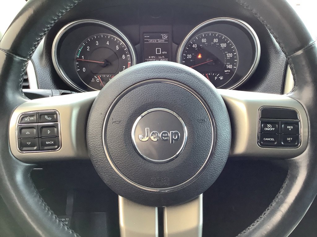 Used 2013 Jeep Grand Cherokee Laredo w/ Laredo E Group AWD/4WD image 9
