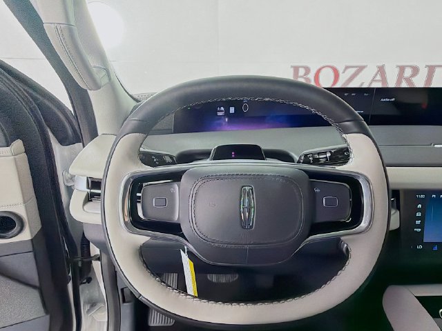 New 2026 Lincoln Navigator Reserve AWD/4WD image 11