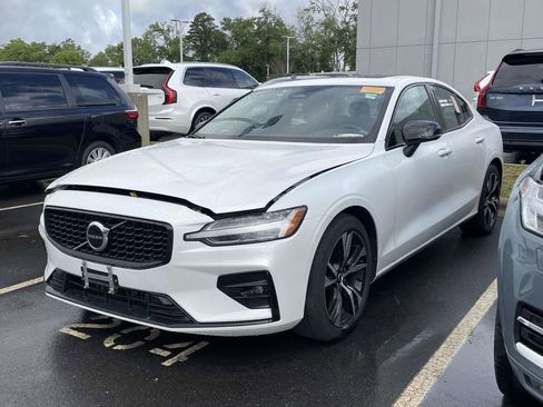 Used 2024 Volvo S60 B5 Core FWD image 2