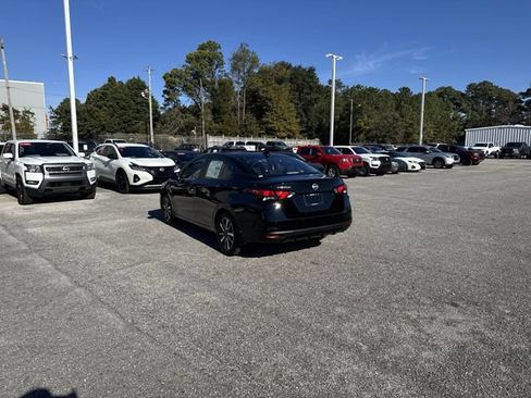 Used 2025 Nissan Versa SV w/ Trunk Package FWD image 7