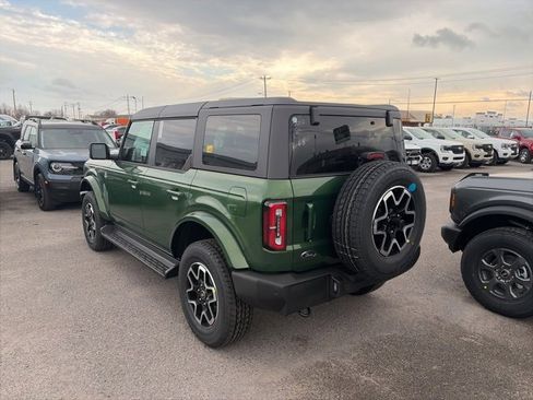 New 2025 Ford Bronco Outer Banks image 4