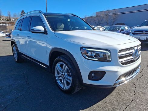 Used 2022 Mercedes-Benz GLB 250 4MATIC image 3