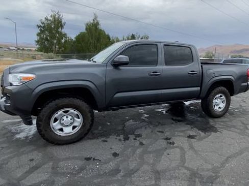 Used 2022 Toyota Tacoma SR AWD/4WD image 4