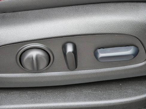 Used 2023 Chevrolet Traverse RS image 14