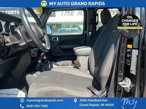 Used 2022 Jeep Wrangler Unlimited Sport image 9