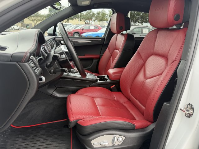 Used 2017 Porsche Macan GTS AWD/4WD image 26