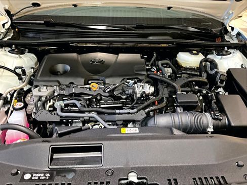 Used 2025 Toyota Camry SE image 29