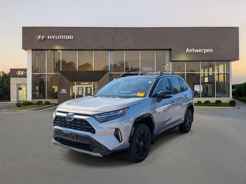 Used 2023 Toyota RAV4 XSE AWD/4WD image 7