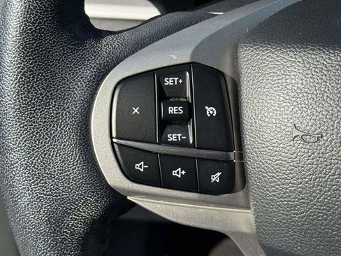 Used 2022 Ford Explorer XLT image 47