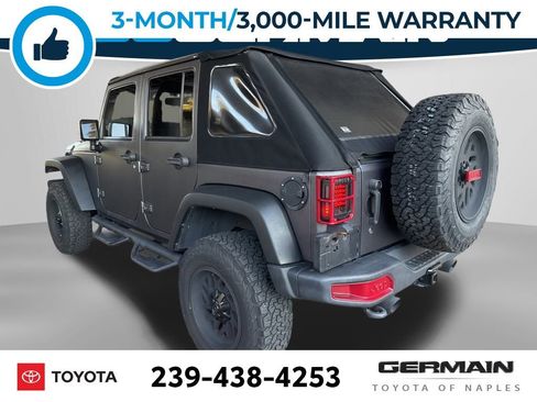 Used 2018 Jeep Wrangler Unlimited Sahara w/ Connectivity Group image 4