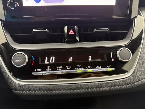 Used 2024 Toyota Corolla SE image 19