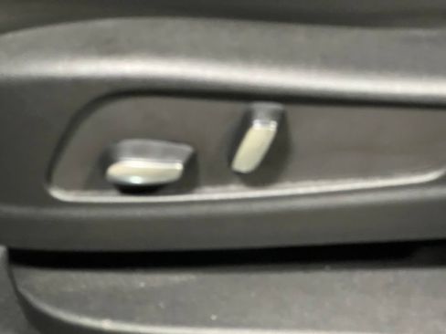 Used 2024 Cadillac XT6 Luxury FWD image 27