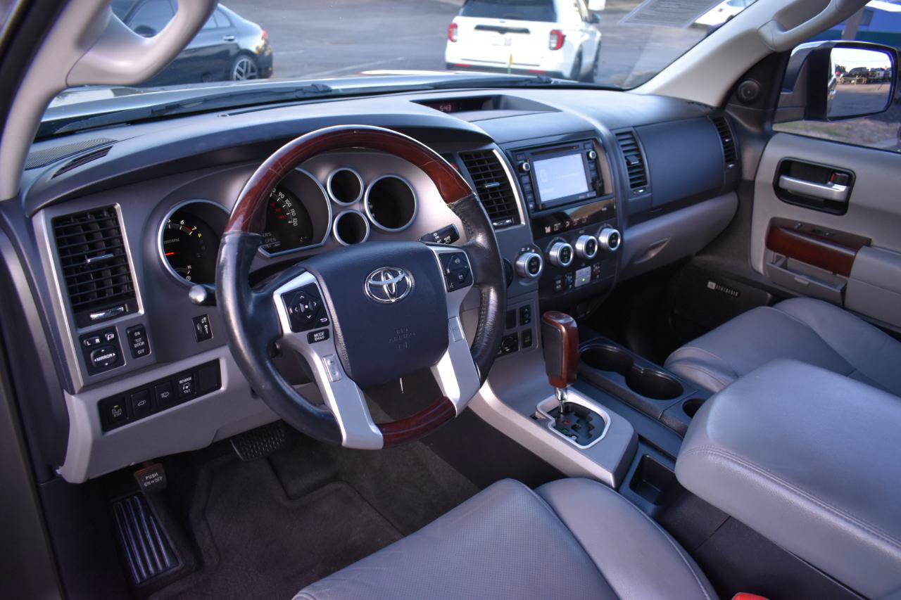 Used 2014 Toyota Sequoia Platinum RWD image 10