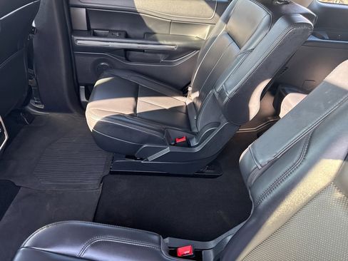 Used 2024 Ford Expedition XLT image 14
