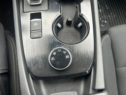 Certified 2024 Nissan Rogue S image 17