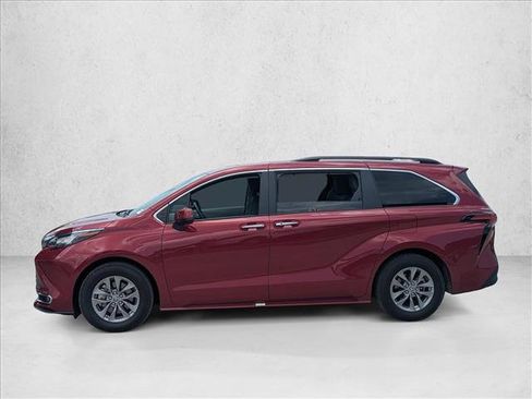 Used 2022 Toyota Sienna XLE FWD image 7