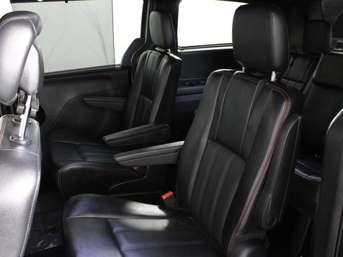 Used 2019 Dodge Grand Caravan GT image 18