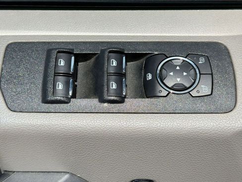Used 2018 Ford F150 XLT AWD/4WD image 18