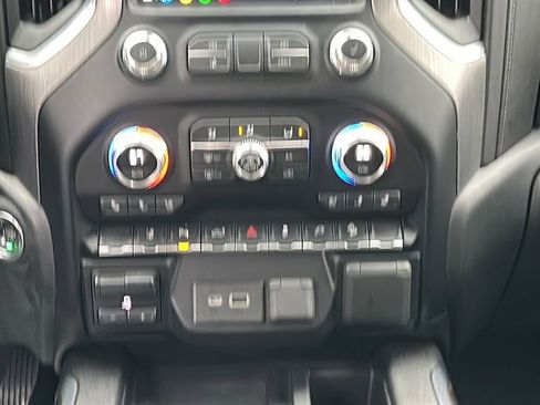 Used 2020 GMC Sierra 2500 Denali w/ Gooseneck/5TH Wheel Package image 18