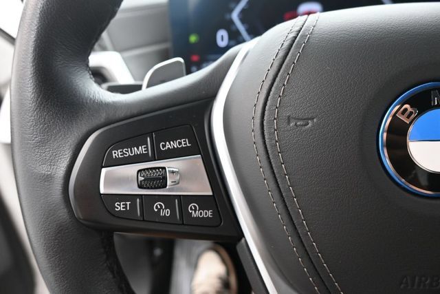 Used 2025 BMW X5 xDrive50e AWD/4WD image 15