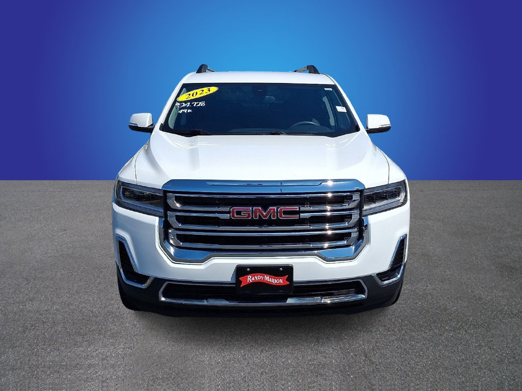 Used 2023 GMC Acadia SLE w/ Driver Convenience Package FWD image 2