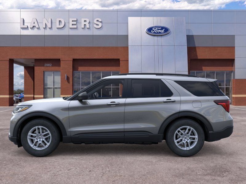 New 2026 Ford Explorer Active RWD image 3