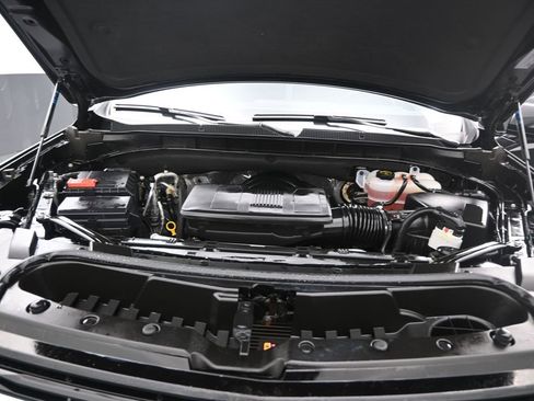 Used 2025 Chevrolet Tahoe LS image 15