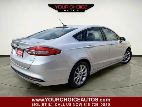 Used 2017 Ford Fusion SE w/ Fusion SE Technology Package FWD image 8