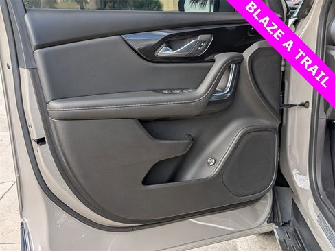 Used 2022 Chevrolet Blazer Premier image 7