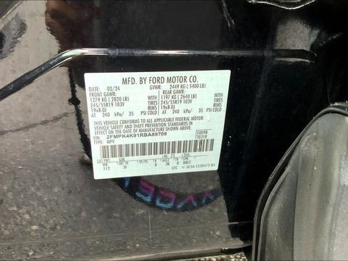 Used 2024 Ford Edge Titanium image 14