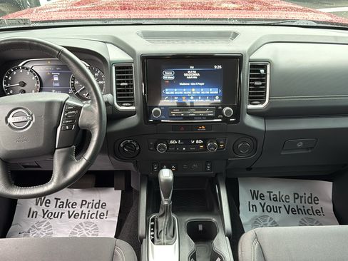 Used 2022 Nissan Frontier SV AWD/4WD image 5