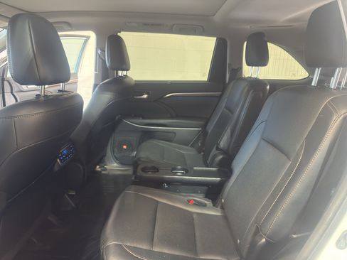 Used 2016 Toyota Highlander Limited Platinum AWD/4WD image 30