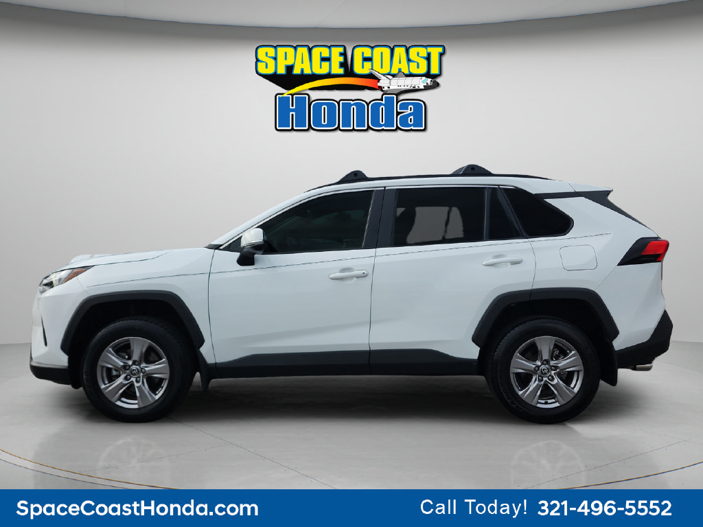 Used 2024 Toyota RAV4 XLE FWD image 6