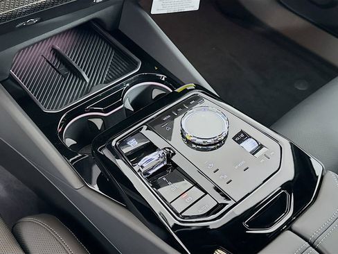 New 2026 BMW 550e xDrive w/ Executive Package image 15